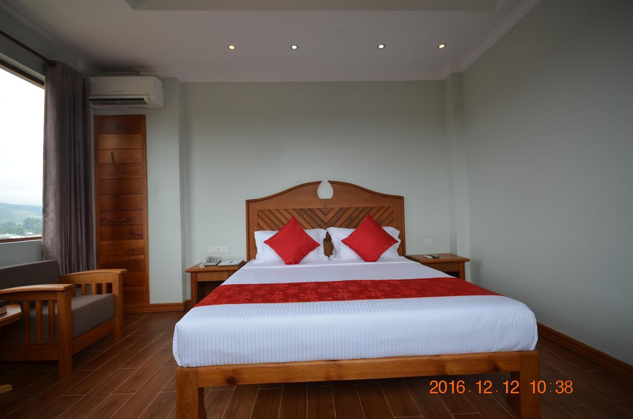 Hotel Thipaw Hsipaw Exteriör bild