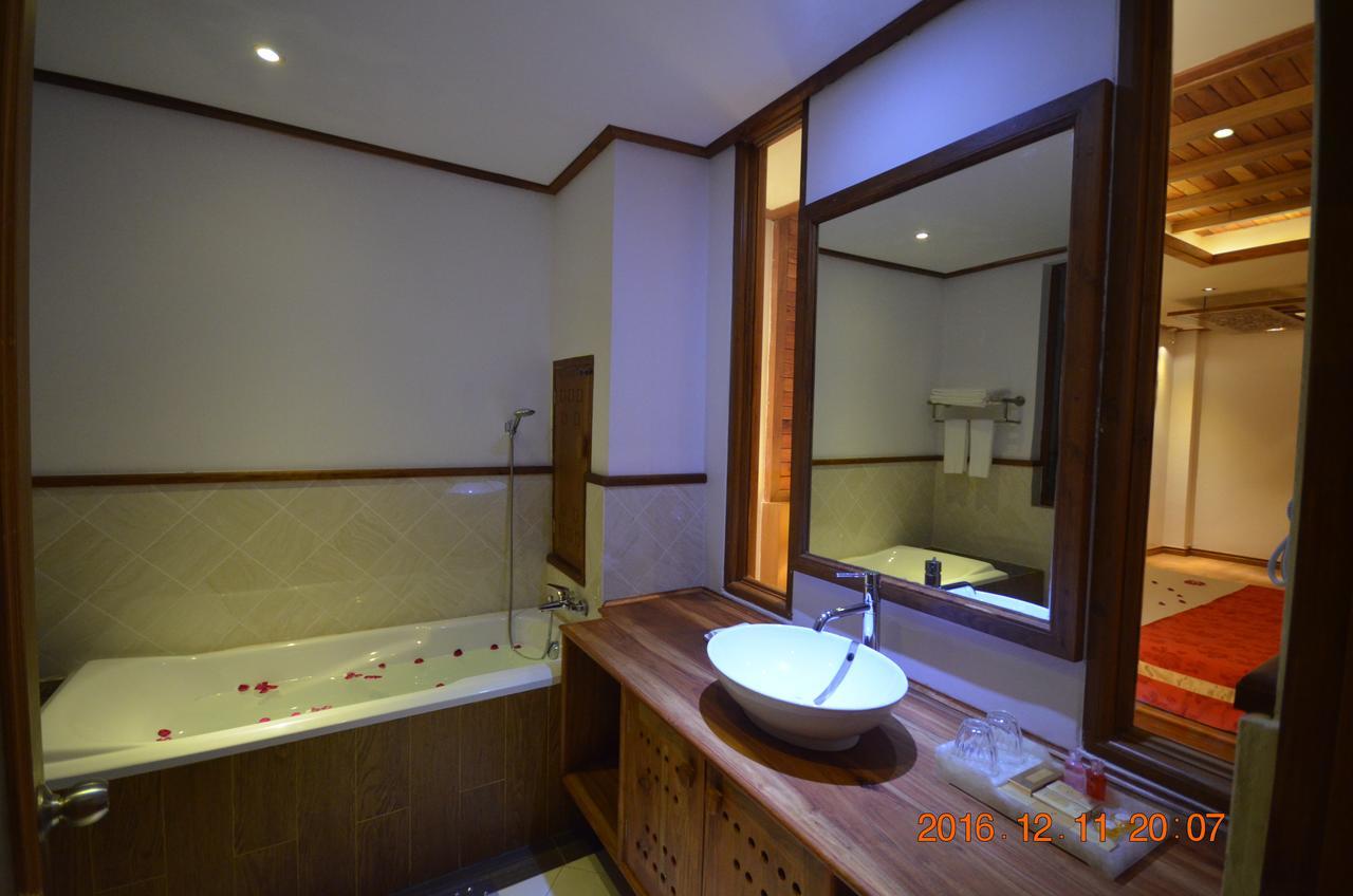 Hotel Thipaw Hsipaw Exteriör bild